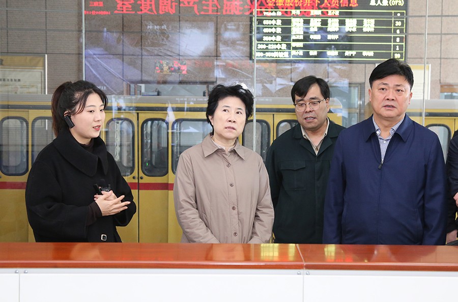 36-2023年3月，省生態(tài)環(huán)境廳黨組書記蘇君蒞臨金徽股份調(diào)研綠色礦山及“兩山”實踐創(chuàng)新基地建設(shè)情況。.jpg