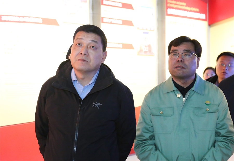 38-2023年12月，民建甘肅省委員會主任委員，全國政協(xié)委員，甘肅省政協(xié)常委，省生態(tài)環(huán)境廳廳長，省核安全局局長葛建團蒞臨金徽股份調(diào)研。.jpg