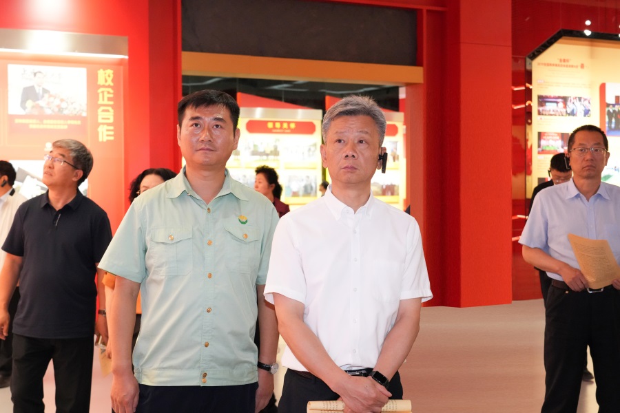 2024.06.23全國政協(xié)委員、省政協(xié)副主席、民盟甘肅省委會主委劉仲奎蒞臨金徽股份調(diào)研.jpg