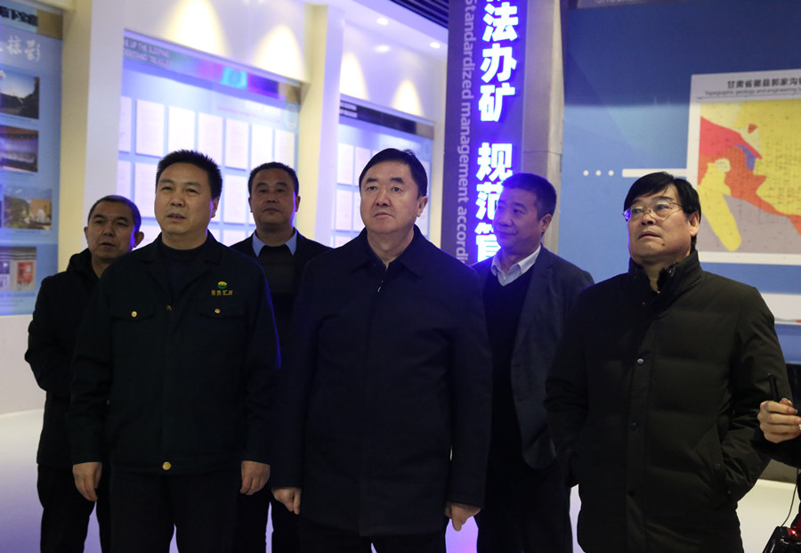 48-2020年12月，省林草局副局長田葆華蒞臨公司調(diào)研林業(yè)資源管理及護林防火工作。.jpg
