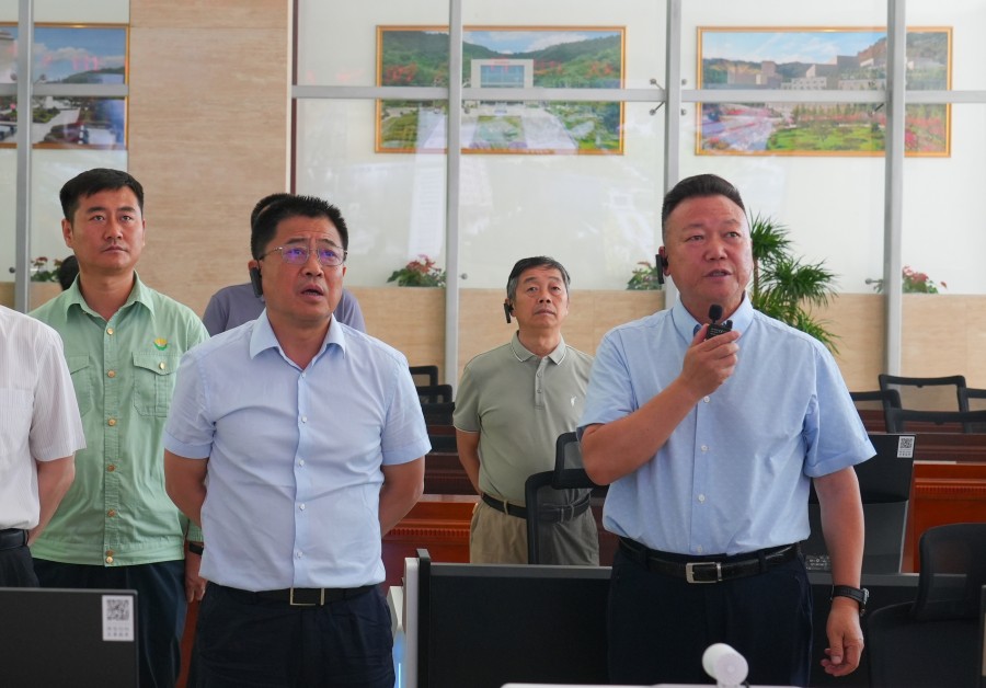 省自然資源廳黨組書記、廳長張曉軍蒞臨金徽股份調(diào)研綠色礦山建設(shè)工作_副本.jpg
